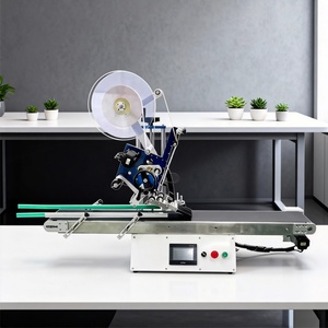 Machine d'étiquetage automatique de bureau pour surfaces planes, machine d'étiquetage de table pour surfaces plates, machine d'étiquetage pour bouteilles carrées - Product Image 1