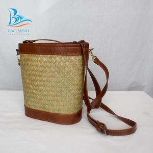 Precio al por mayor Bolso de hombro de paja para algas marinas, bolsa de playa con asas largas de cuero - Product Image 3