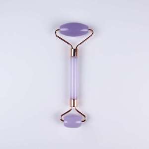 Rodillo de resina de jade y ámbar superventas, rodillo masajeador facial, herramienta de jade Gua Sha de dos cabezas - Product Image 2