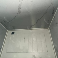 Casa Prefabricada Expandible Tipo Contenedor con Techo de Terraza Totalmente Impermeable, Estándares Australianos, con Barandilla Blanca