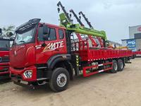 Camion grue Sinotruk Howo 4x2, grue télescopique hydraulique de 4 tonnes avec caisse de chargement