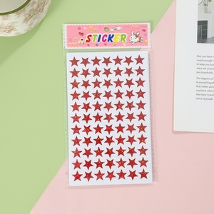 Autocollants adhésifs en forme d'étoile à cinq branches avec paillettes laser pour les loisirs créatifs des enfants et les autocollants décoratifs de récompense - Product Image 4