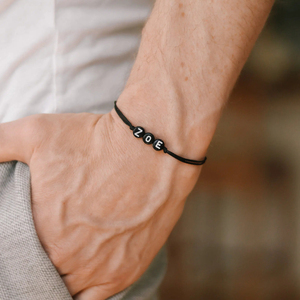 Braccialetto Personalizzato con Nome o Iniziali su Corda Nera, Regalo per <span class=keywords><strong>Uomo</strong></span> - Product Image 1