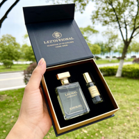 Ensemble cadeau magnétique en papier doré unique personnalisé à l'encre de soja, flacon de parfum en verre de luxe avec boîte