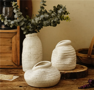 Jarrón de cerámica de estilo rústico para decoración del hogar, jarrones de porcelana blanca antigua única para decoración del hogar - Product Image 2
