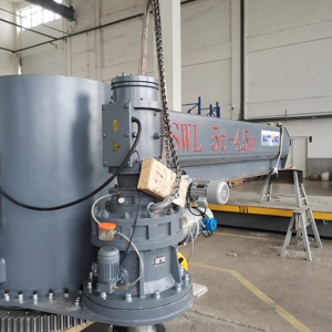 رافعة هيدروليكية مدفوعة من أجل ناقلات البضائع السائبة وسفن الحاويات - Product Image 3