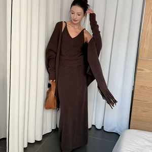 CJ-mx-2 Set Lavorato a <span class=keywords><strong>Maglia</strong></span> 3 Pezzi da Donna: Canotta <span class=keywords><strong>con</strong></span> Scollo a V, Gonna Lunga e Top Maglione <span class=keywords><strong>con</strong></span> <span class=keywords><strong>Frange</strong></span> - Product Image 5