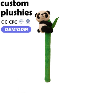Nouveau design adorable : Jouet de <span class=keywords><strong>massage</strong></span> en peluche Panda grimpant sur bambou, bâton de <span class=keywords><strong>massage</strong></span> doux en peluche pour soulager les douleurs dorsales, idéal comme cadeau d'anniversaire - Product Image 1