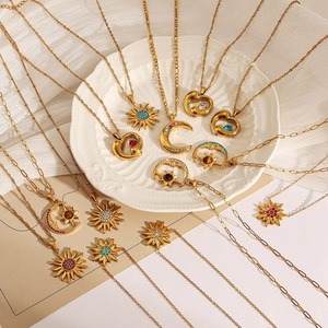 Collar de acero inoxidable con colgante de estrella, luna y sol, chapado en oro de 18k, para mujer, regalo, joyería, accesorio de moda. - Product Image 2