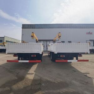 Camion-grue hydraulique multifonctionnel Isuzu 4*2 pour la logistique et le levage de marchandises - Product Image 3