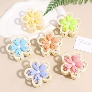 กิ๊บติดผมทรงดอกไม้แบบด้านสไตล์เกาหลี 5 กลีบ กิ๊บพลาสติกแบบหนีบ ขายส่งจำนวนมาก อุปกรณ์เสริมผมกันลื่นสำหรับผู้หญิง - Product Image 1