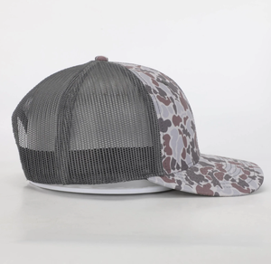 Casquette de camionneur OEM personnalisée à 6 panneaux en forme de canard 112PFP à imprimé vieux camouflage Casquette de chasse avec logo personnalisé Casquette de camionneur en maille fabriquée au Vietnam - Product Image 2