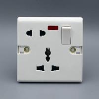 5 pines multifunción montado 16A 250V voltaje máximo NFC red Reino Unido estándar de interruptor de pared y enchufe