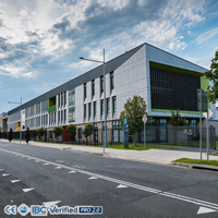 Stade de football intérieur certifié CE, structure en acier à travées libres, bâtiment préfabriqué, arène de football multifonctionnelle, gymnase, garantie 50 ans