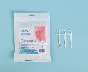 70 Palillos de Hilo Dental de Menta Portátiles para Limpieza Bucal, Hilo Interdental para Adultos, Ganchos de Crochet para Dientes, Empaquetados en Bolsa - Product Image 1