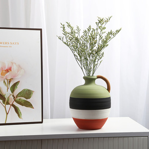 Vase de table en céramique contemporain, peint à la main, avec des lignes, décorations pour la maison - Product Image 4