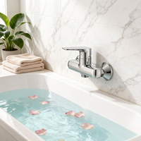 Robinet de douche mural à poignée unique au design moderne en alliage de zinc avec cartouche céramique polie, idéal pour les hôtels et appartements