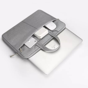 Venta al por mayor personalizado 15,6 pulgadas Nylon <span class=keywords><strong>Laptop</strong></span> Tote Bag impermeable Business Messenger Bag para hombres mujeres <span class=keywords><strong>y</strong></span> damas estilo simple barato - Product Image 1