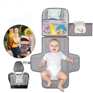 Station de voyage pliable portable pour le change de couches de bébé nouveau-né avec housse imperméable pour bébé et poche pratique - Product Image 1
