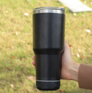 Service de conception gratuit promotionnel Logo personnalisé Tasses en acier inoxydable 20oz 30oz 40oz Tasses isothermes avec haut-parleur Bluetooth - Product Image 1