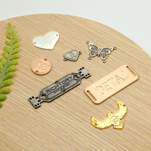 Label Kain Berkualitas Tinggi 3D Embossed, Dapat Dicuci, Bentuk Persegi Panjang, Logo Logam <span class=keywords><strong>Custom</strong></span>, Ukiran Merek untuk Pakaian - Product Image 6