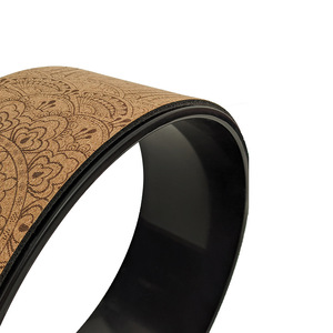 ล้อโยคะทำจากยางคอร์กและพลาสติก PP ขนาด 32*12.5 ซม. แบบพกพา สำหรับบริหารหลัง ช่วยยืดหลัง รองรับการฝึกพิลาทิส - Product Image 3