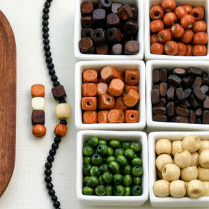 10 pièces/sac Perles d'espacement en bois massif, étoile, lune, Bodhi, perles rondes à grand trou pour bracelet et collier faits à la main - Product Image 1