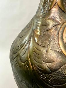 Ensemble de vases en aluminium composé de deux vases magnifiquement conçus, chacun orné de motifs floraux complexes, prix de gros - Product Image 5