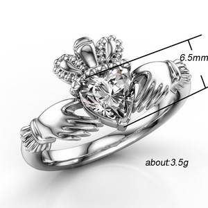 Anello creativo a forma di cuore con corona cava per donna, gioielli alla moda con design scintillante intarsiato - Product Image 5