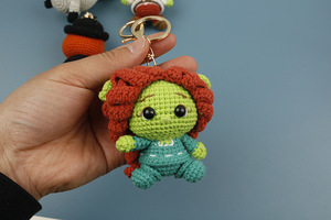 Poupée mascotte princesse au crochet aux cheveux rouges pour les étudiants, cadeau de rentrée scolaire, accessoire de bureau mignon, porte-clés de voiture esthétique fait main - Product Image 6