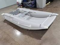 Bateau pneumatique léger 3M à grande vitesse en PVC avec plancher gonflable, conception simple pour la pêche et les loisirs
