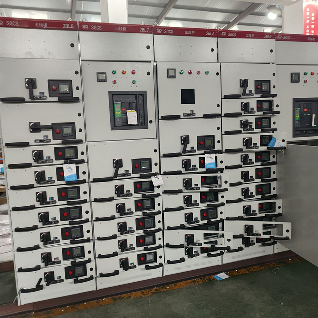 SAIPWELL Low Voltage Switchgear Withdrawable MCCB Panels Electrical Distribution Boxes Metal Power Distribution Junction Box