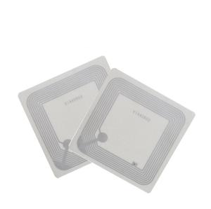 2023 productos calientes baratos personalizados de alta calidad 25mm NFC etiqueta adhesiva transparente incrustaciones húmedas PET NTAG216 etiqueta Nfc para ropa - Product Image 4