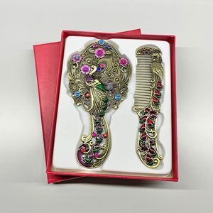 Nuevo Diseño 2026, Peine <span class=keywords><strong>de</strong></span> Metal con Espejo <span class=keywords><strong>de</strong></span> Pavo Real, Creativo, <span class=keywords><strong>de</strong></span> Moda, Lujoso y Vintage, Ideal <span class=keywords><strong>para</strong></span> Regalos <span class=keywords><strong>de</strong></span> Cumpleaños y Festivos, Venta al Por Mayor - Product Image 3