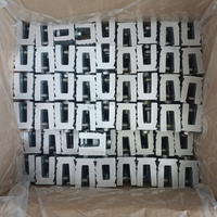 Support de montage solaire pour toit en aluminium anodisé 6005-T5, pince de fixation pour toit à joint debout avec pieds en L pour toit métallique |   Art Sign