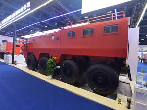 Camión Anfibio de Rescate 8x8 para Combatir Inundaciones, Capacidad para 10 Personas, Certificado ISO9001, Motor con Caja de Cambios Manual - Product Image 3