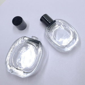 Pulvérisateur à pompe <span class=keywords><strong>de</strong></span> bouteille en verre <span class=keywords><strong>de</strong></span> <span class=keywords><strong>parfum</strong></span> transparent <span class=keywords><strong>de</strong></span> haute qualité <span class=keywords><strong>de</strong></span> 30ml 50ml <span class=keywords><strong>logo</strong></span> personnalisé <span class=keywords><strong>de</strong></span> style <span class=keywords><strong>de</strong></span> <span class=keywords><strong>luxe</strong></span> vente en gros pour emballage cosmétique - Product Image 6