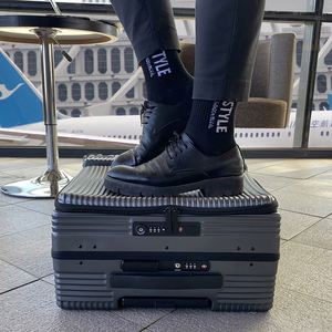 Lightweight Boarding <b>Suitcase</b> with Drop-resistant and Pressure-resistant Features Equipped with Silent Universal Wheels - Product Image 6