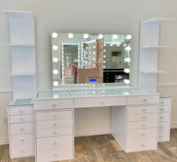 Table de Maquillage Moderne en Promotion avec Miroir LED, Panneau MDF, Idéale pour Chambre à Coucher, Usage Commercial, pour Magasin de Mariage et Salon de Beauté