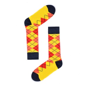 Calzini Eleganti Firmati di Lusso Unisex in Modal con Fantasia Geometrica Colorata e Divertente in Scatola - Pronti per la Spedizione - Product Image 5