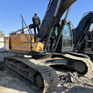 Excavatrice sur chenilles hydraulique d'occasion HYUNDAI 300LC-9T 300LC-9 de haute qualité, 30 tonnes, Hyundai 330LC-9S d'occasion à vendre - Product Image 2