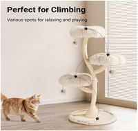 Arbre à chat avec 3 zones de repos confortables, griffoir, plaque de base 59 x 59 cm, tour d'escalade pour chat. 15 kg avec sisal et peluche