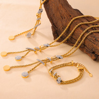 Ensemble de bijoux élégant en acier inoxydable avec chaîne à motif en spirale sertie de diamants