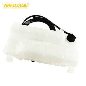 Réservoir d'expansion de pièces d'auto de voiture de PERFECTRAIL 504045819 avec le chapeau pour l'autobus d'IVECO DAILY III 1999-2006 - Product Image 2