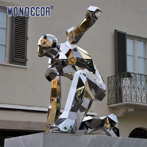 <span class=keywords><strong>Merveilles</strong></span> vente chaude conception personnalisée taille réaliste abstrait géométrique polyèdre super-héros atterrissage sculpture en acier inoxydable - Product Image 2