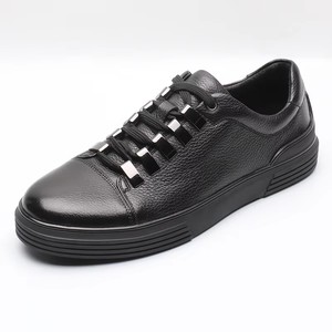 Chaussures de skate en gros pour hommes, chaussures décontractées en cuir noir respirant - Product Image 1
