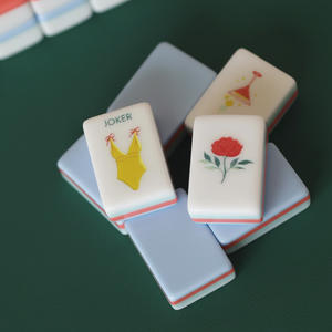 Jeu de Mahjong Bleu Brise Marine Américaine Peint à la Main 160 Pièces Tuiles Acryliques Pliables Modernes Personnalisées Cadeau de Jeu Luxueux - Product Image 4