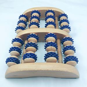 Masseur de pieds en bois fait à la main avec des perles de bois WM021 - Product Image 2