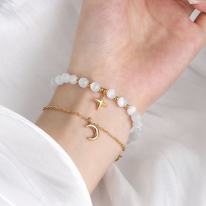 Set di gioielli a doppio strato da donna in acciaio inossidabile placcato oro 18 carati bracciale con ciondolo in pietra opale elastico con stella polare astrale e luna - Product Image 2