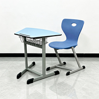 Ensemble de mobilier scolaire moderne personnalisé en métal avec plateau HPL, comprenant bureaux et chaises pour salles de classe de discussion de groupe